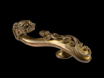 Bronze Chinese Double Dragon Belt Hook. DESCRIPTION: Depicts dragon crawling up the base of the