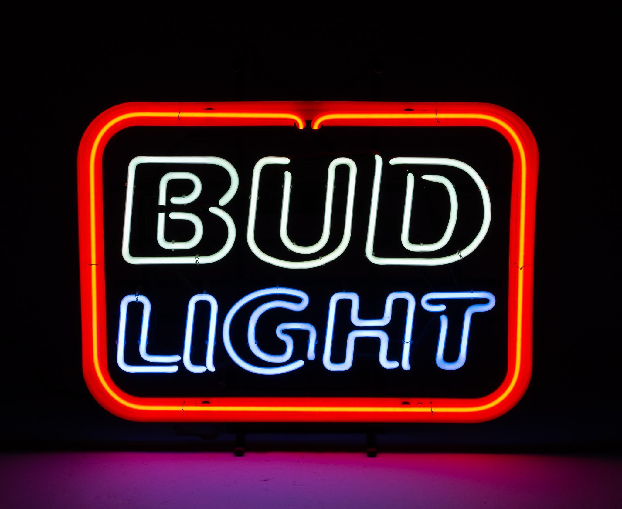値下げします。BUD LIGHT ネオン看板 Lot 154 - Bud Light Neon Sign | Cordier Auctions