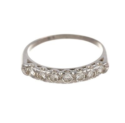Platinum Diamond Wedding Band Ring. A size 5.5 antique platinum ring with seven diamonds at .04 