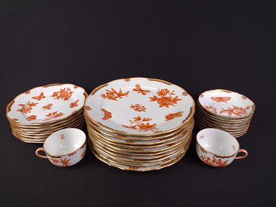 29 Pcs Herend Hungary "Fortuna Rust". Includes 10 dinner plates, 8 appetizer plates, 9 saucers 
