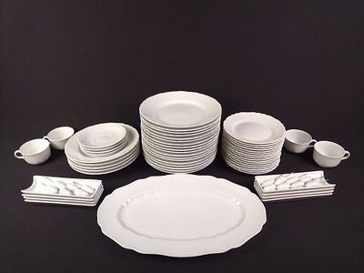 47 Pcs Richard Ginori Dinnerware w/ Additions. Richard Ginori includes 18 dinner plates, 16 