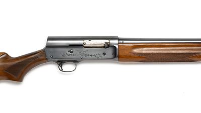 Remington 20 Gauge Sportsman Shotgun. A Remington "The Sportsman" semi-automatic 20 gauge with 