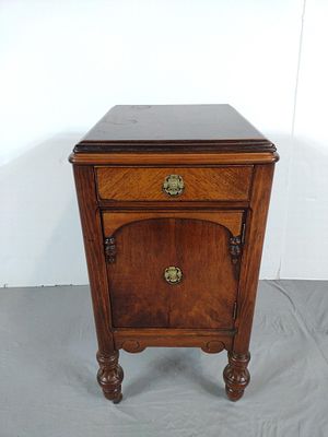 Gettysburg Furniture Night Stand. NOT ELIGIBLE FOR IN-HOUSE SHIPPING: See Terms for Shipping 
