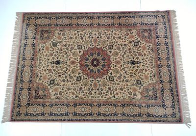Tapijten Area Rug. NOT ELIGIBLE FOR IN-HOUSE SHIPPING: See Terms for Shipping Options. 7'10" 