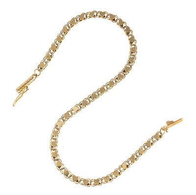 14K Gold Chain Bracelet. 7 1/4" bracelet with a hearts pattern chain. The weight is 3.0 grams.
