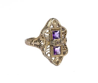 Antique 14K Gold and Amethyst Ring. Art Deco 14k white gold ring with amethyst and a small 