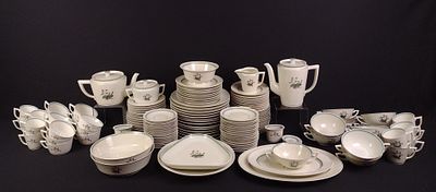 152 Pcs Royal Copenhagen 'Quaking Grass' Dinner Service. Dinner plate 9-3/4" diameter.