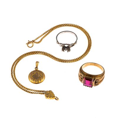 10K Gold And Platinum Jewelry. A platinum ring setting, 3.4 grams. An antique chain necklace 