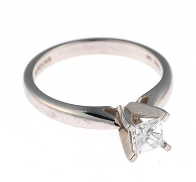 18K Gold and Diamond Ring. A size 7 ring in white gold with .48 carat princess cut diamond 