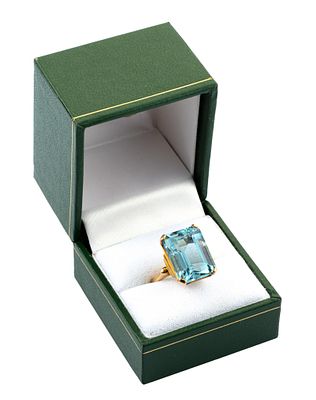 H. Stern 14K Gold & 13.8 Ct Aquamarine Ring. 14k marked yellow gold ring set with octagonal 