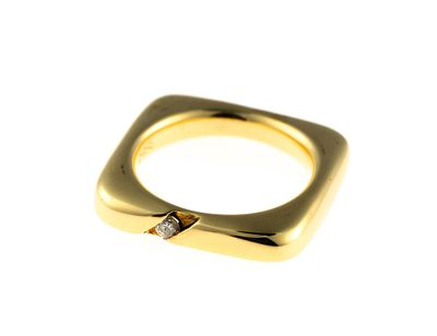 18K Gold and Diamond Ring. A size 5.25 yellow gold ring enhanced by around brilliant cut diamond 