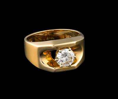 14K Gold 1.15 Ct Diamond Ring with GIA Report. A size 9.5 ring in yellow gold and marked 14k 