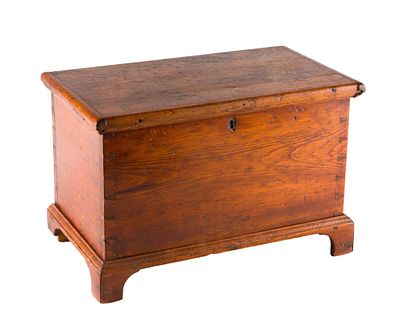 (Early Republic Era) Antique Child's Pine Blanket Chest. The antique chest is constructed in 