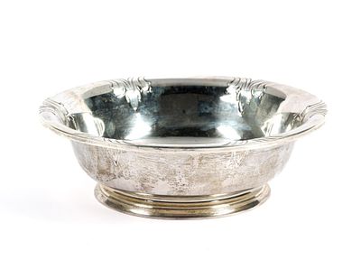 Large Sterling Silver Footed Bowl. Sheffield England 13" diameter bowl with weight of 31.6 troy 