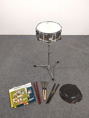 Pearl Drum In Travel Case. Overall with Stand 15" diameter X 33" high. Also includes drum sticks 