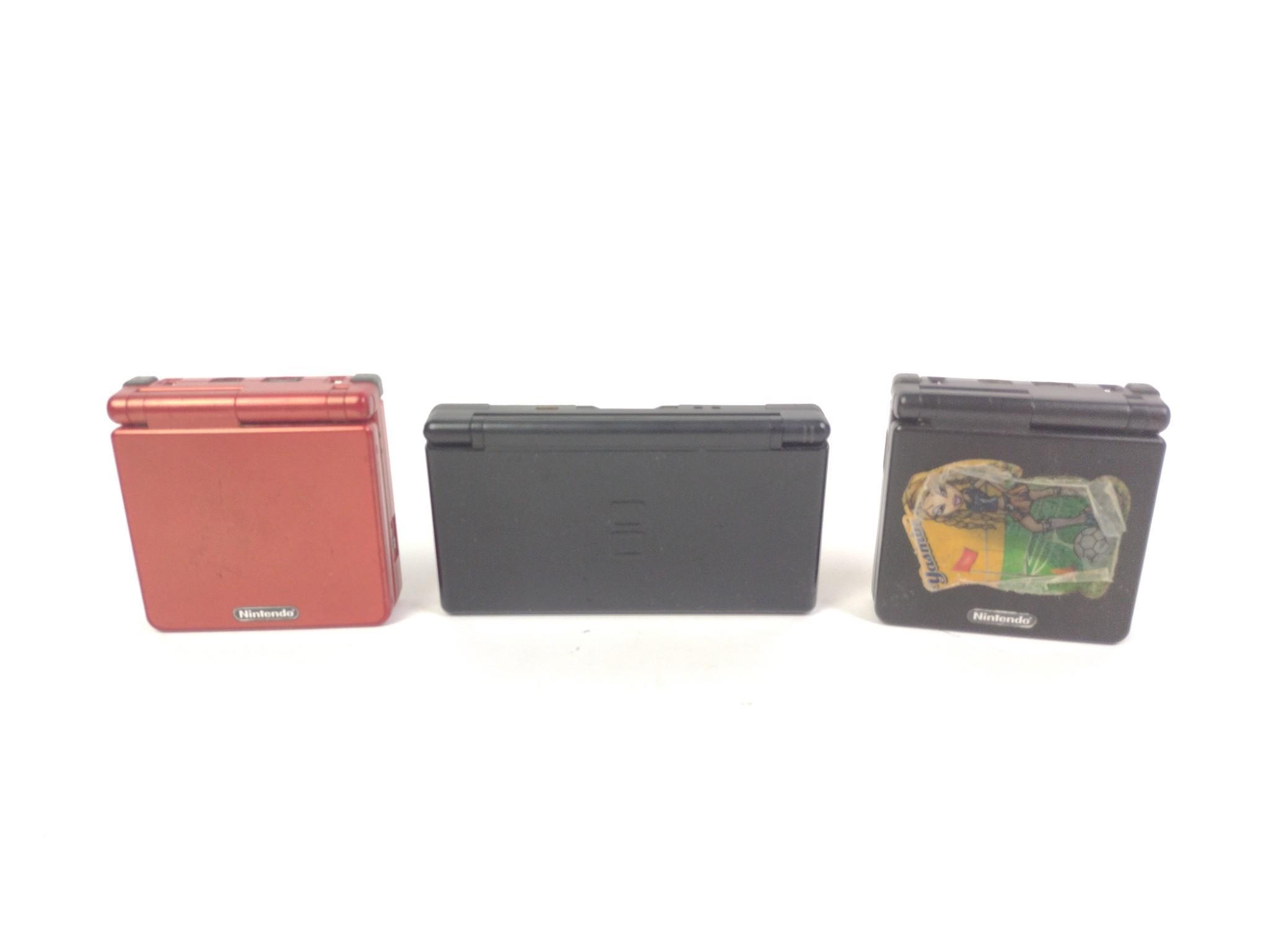 2 Game Boy Advanced & Nintendo DS w/ Games