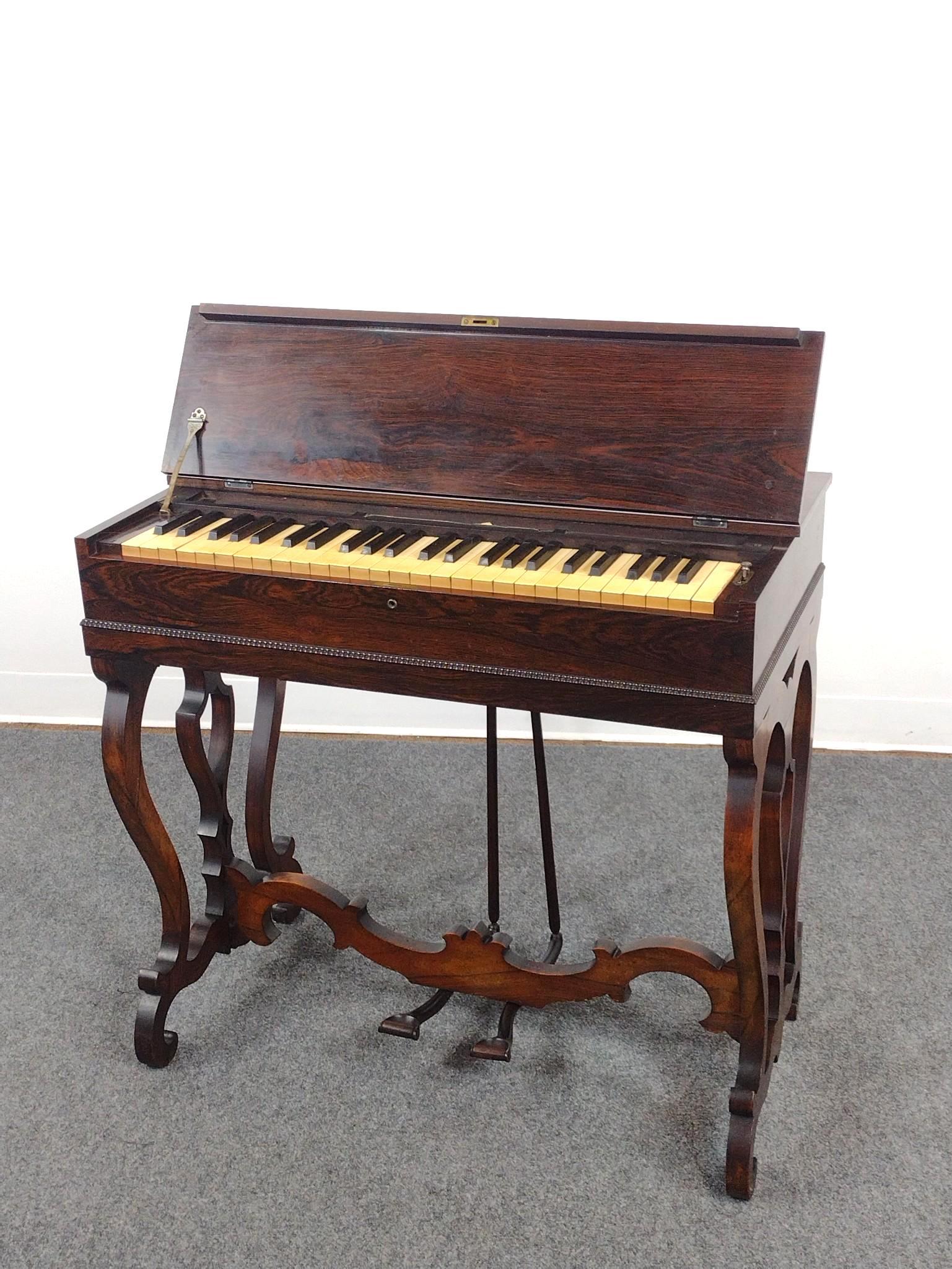 Travel Organ or Melodeon