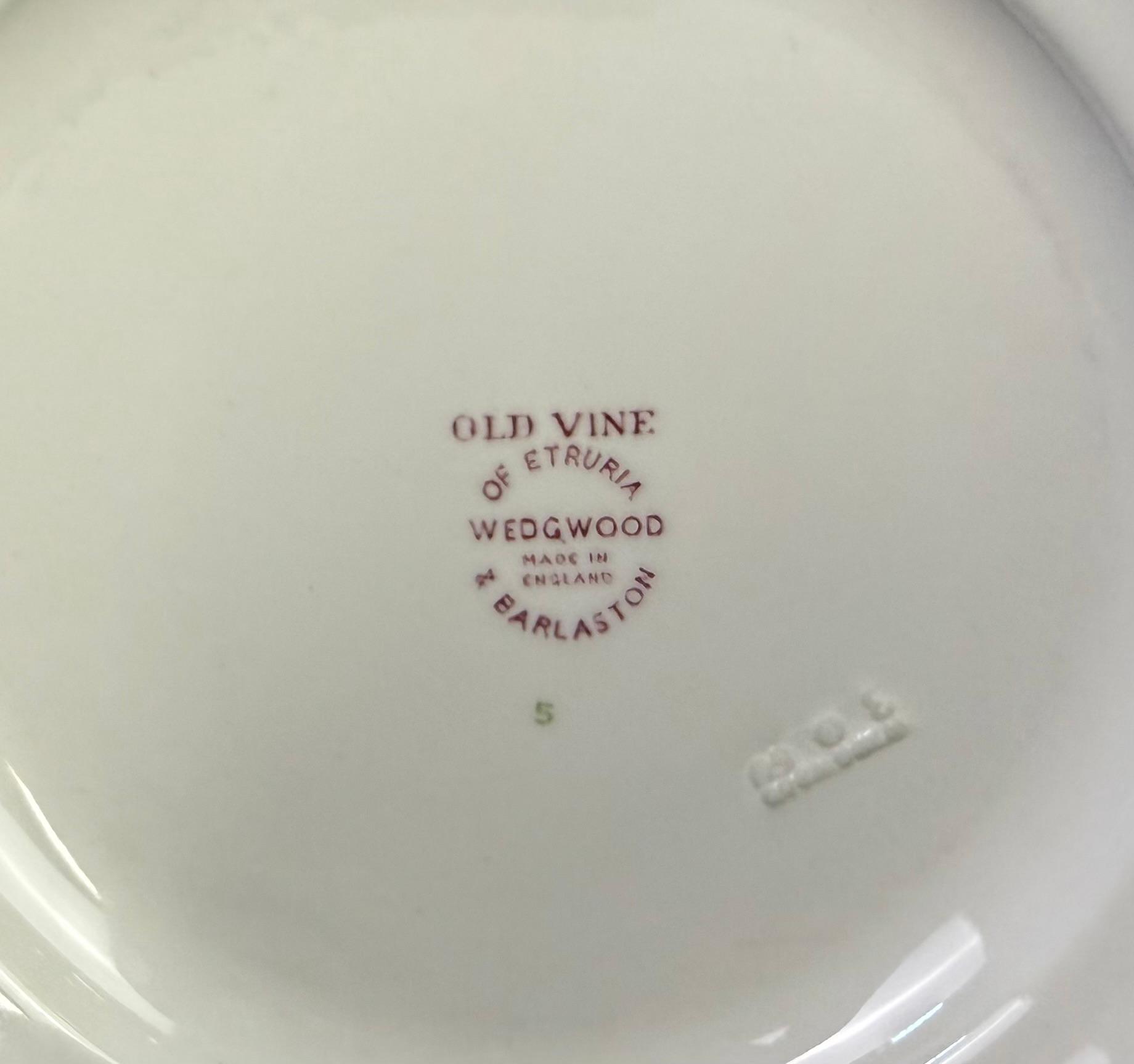 89 Pc Wedgwood 'Old Vine' Dinner Service