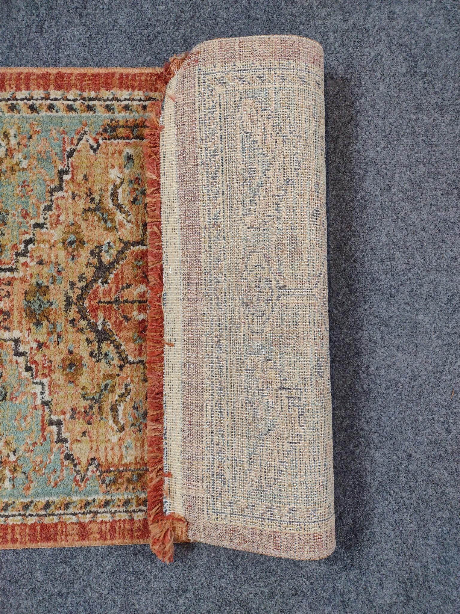 2 Throw Rugs