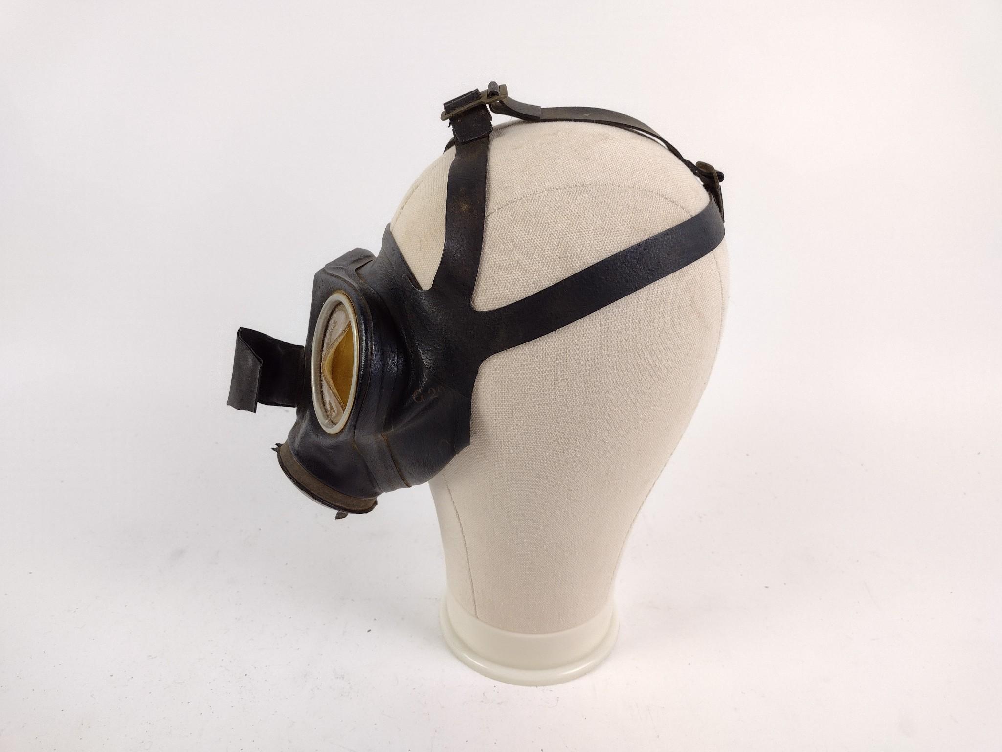 German WWII M31 Luftwaffe Helmet & Luftschutz Gas Mask