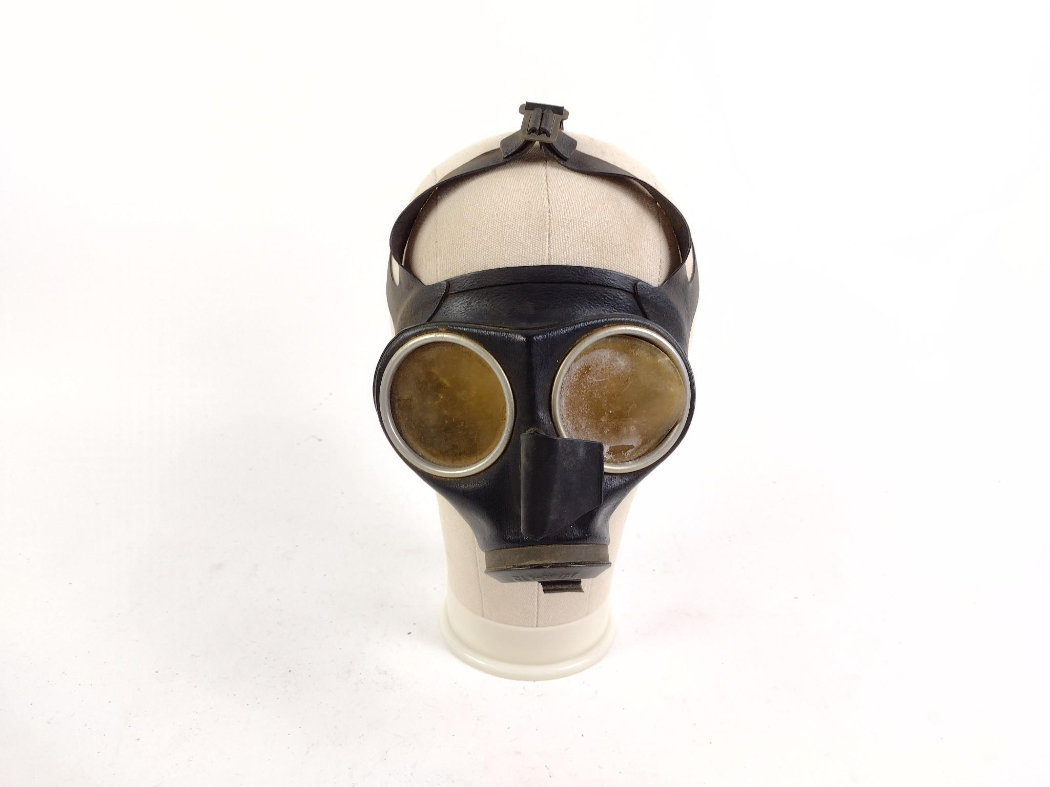 German WWII M31 Luftwaffe Helmet & Luftschutz Gas Mask
