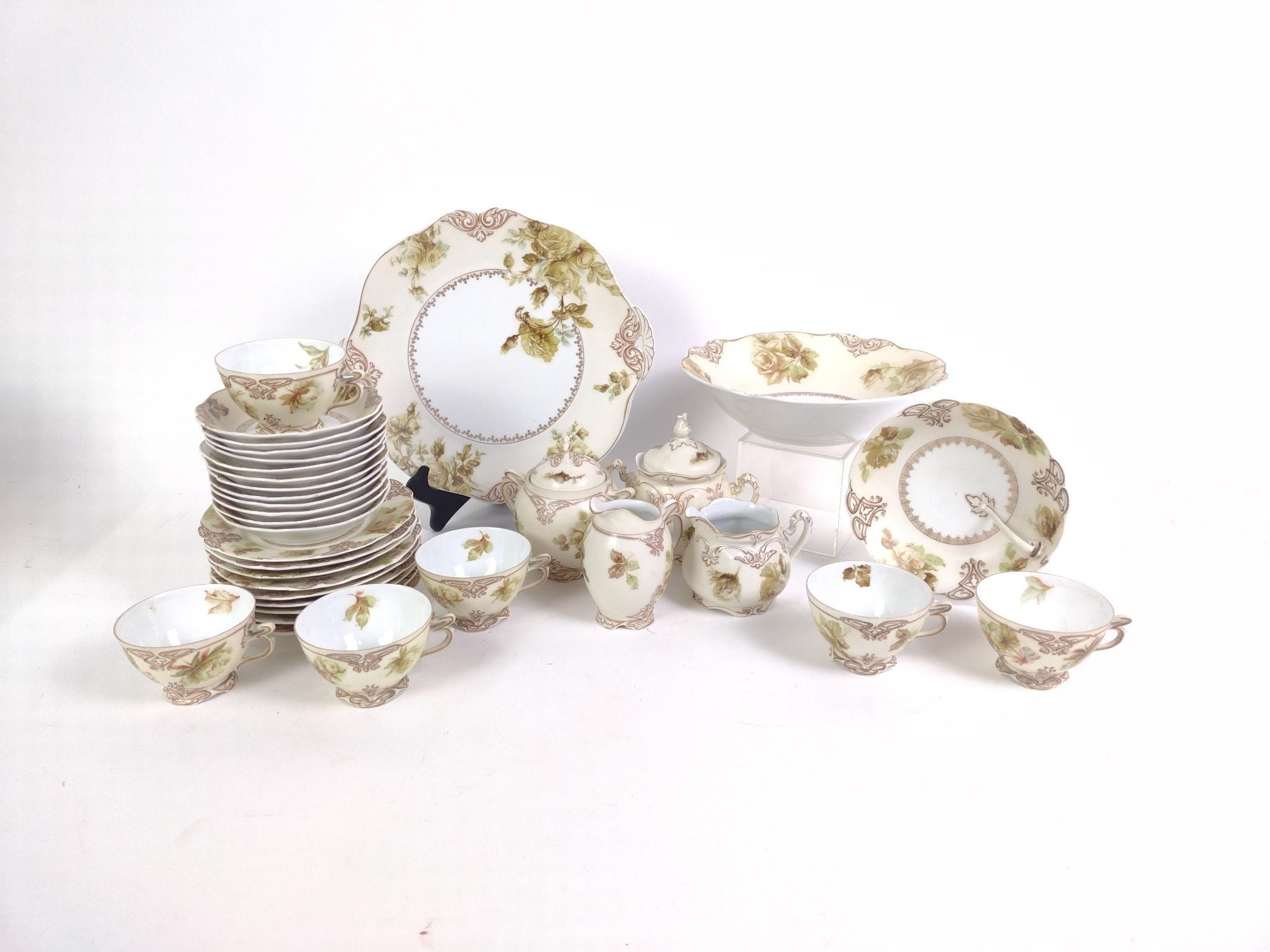 34 Pc Silesia Old Ivory Dinner Service