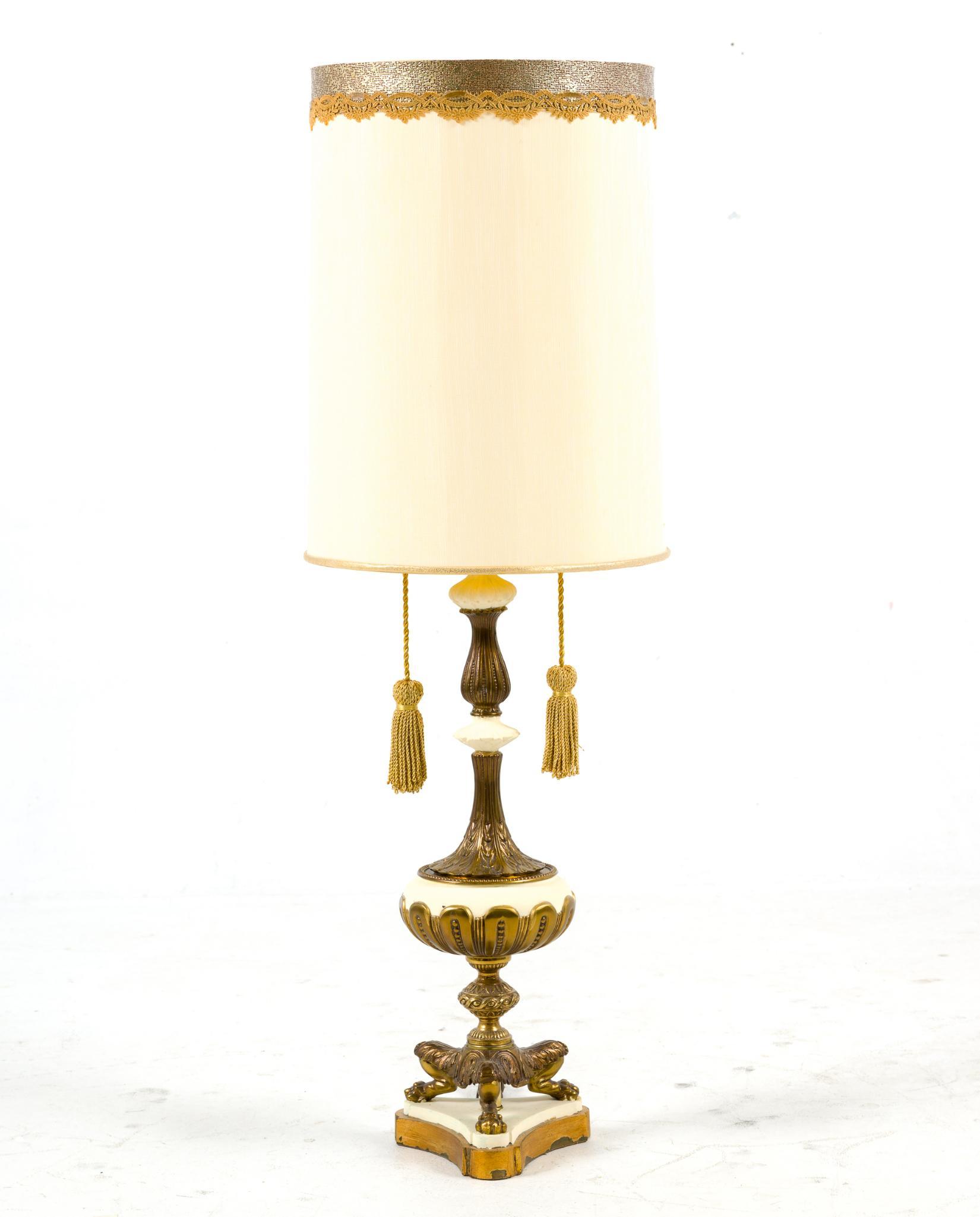 Neoclassical Style Lamp