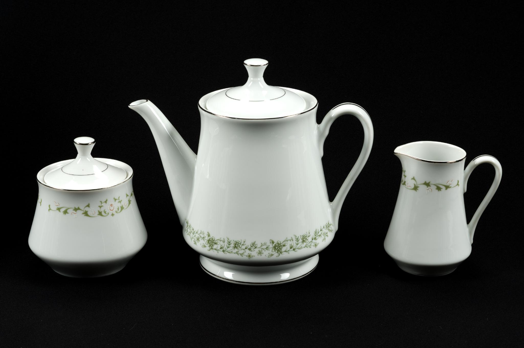 116 Piece Sheffield Fine China "Elegance" Dinner Service