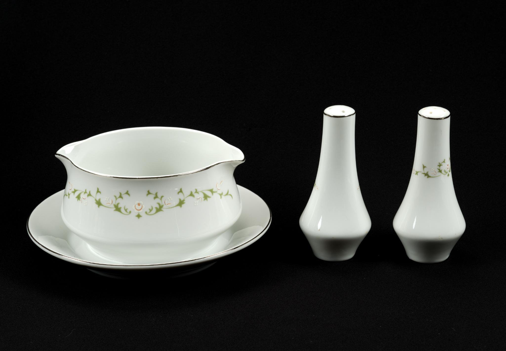 116 Piece Sheffield Fine China "Elegance" Dinner Service
