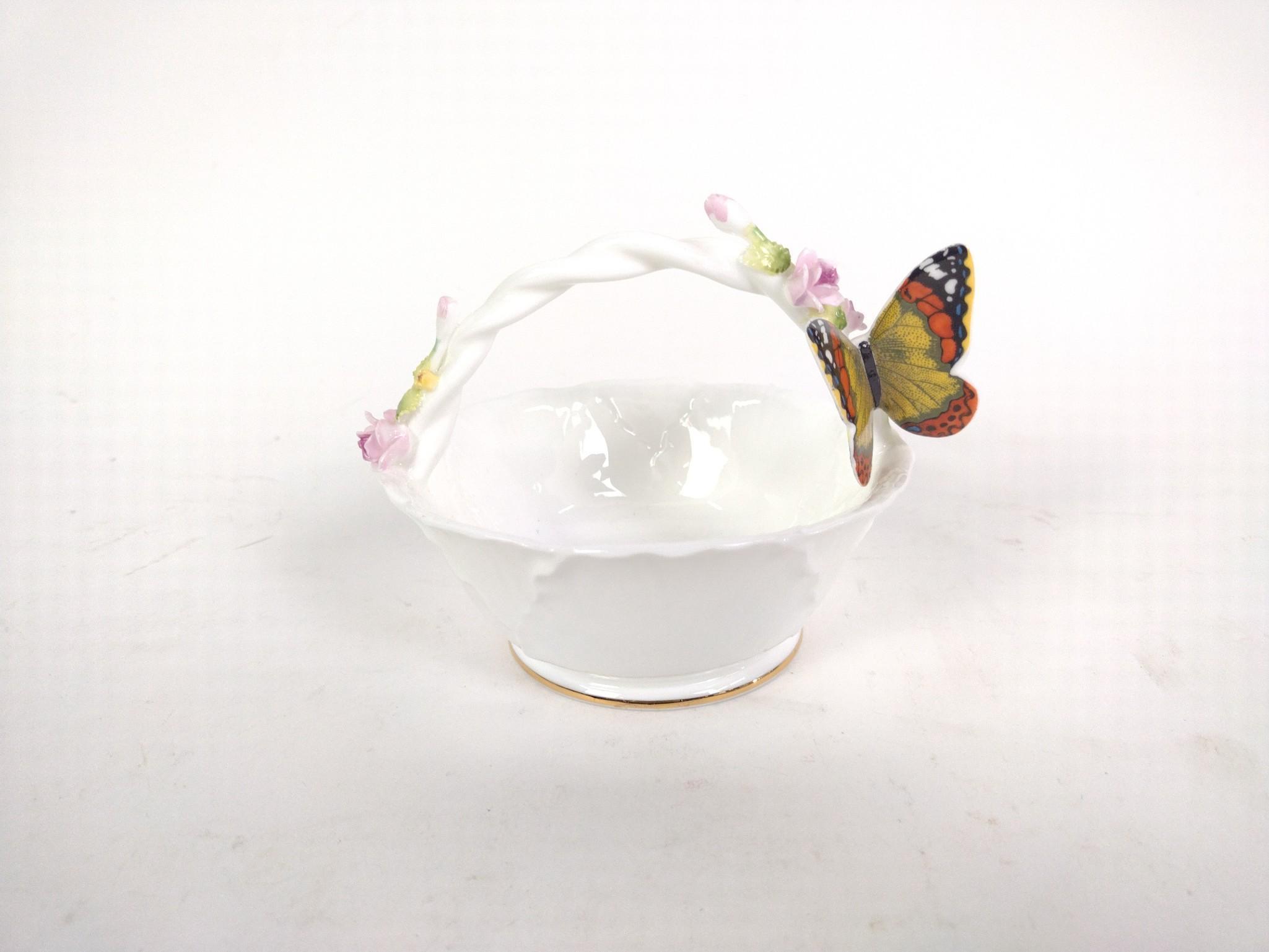 12 Pieces of Floral Porcelain incl. Coalport