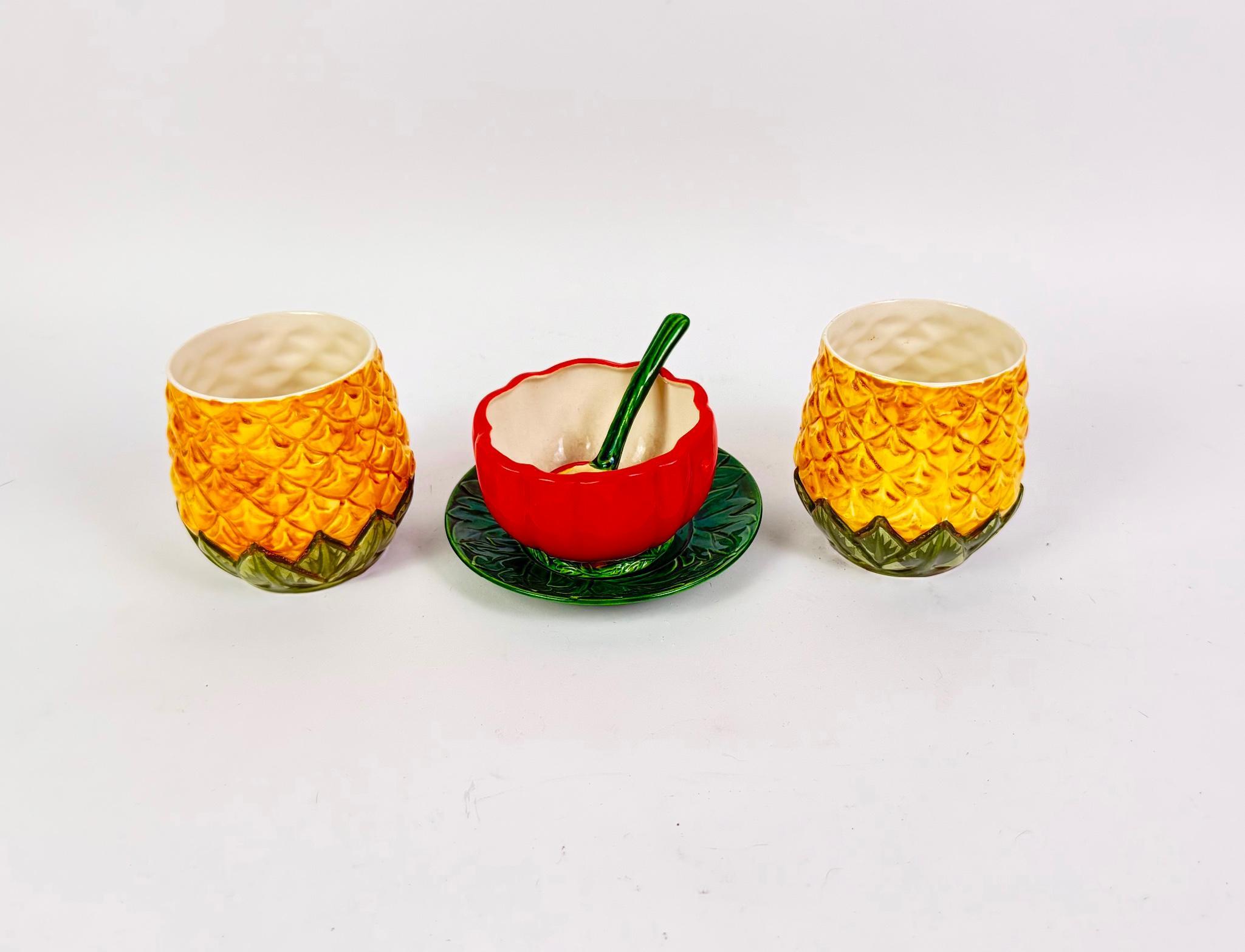 16 Fruit Cups & Plates