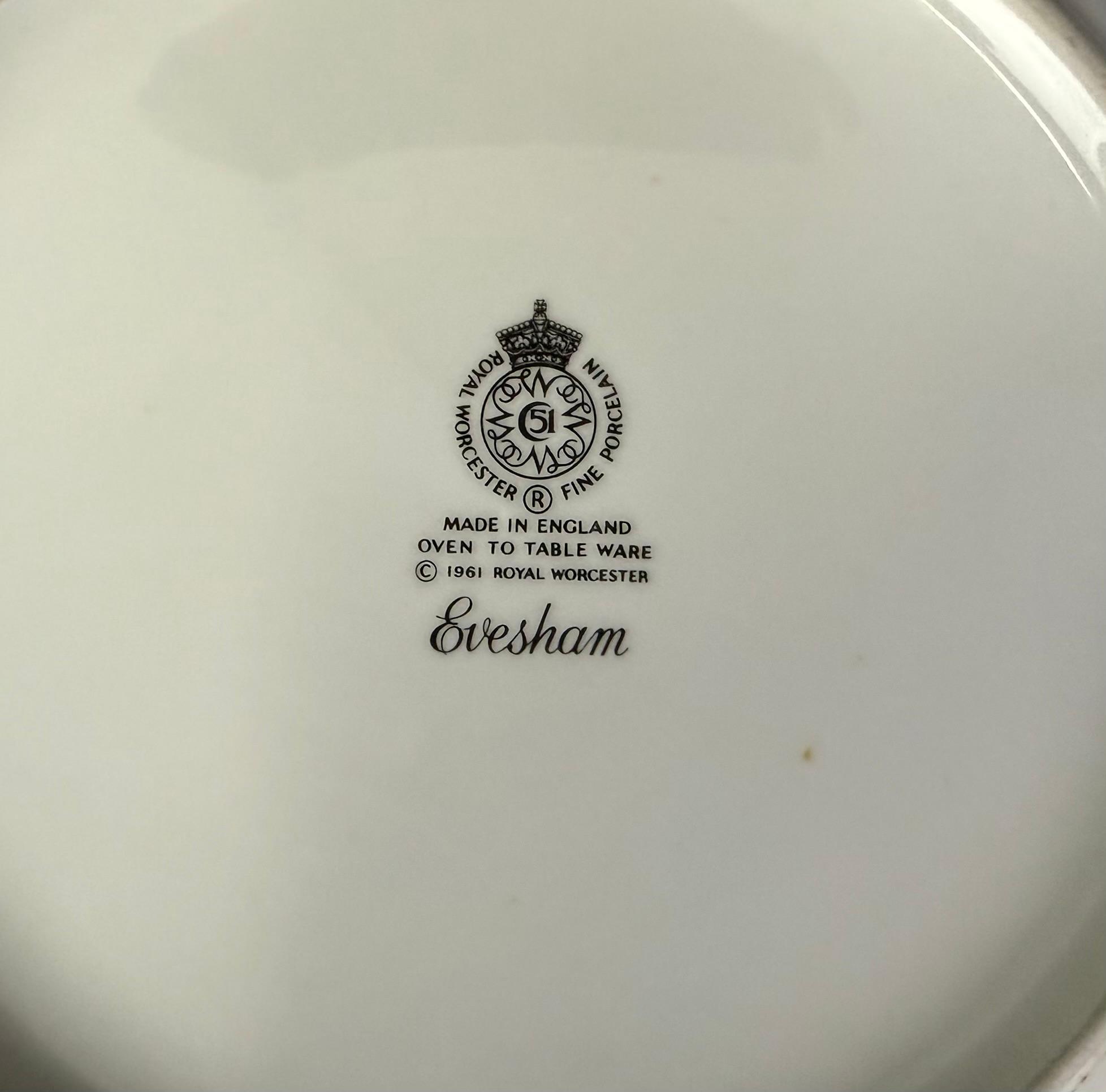 Royal Worchester Evesham Dinner Service Set