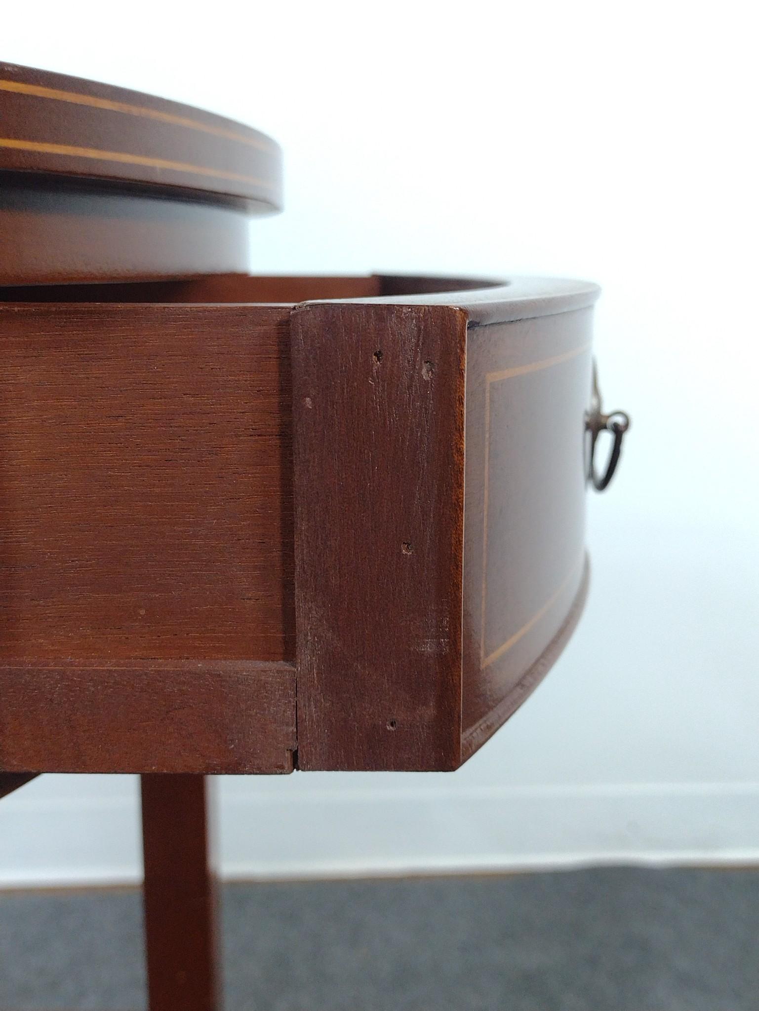 Pair of Federal Style Inlaid Nightstands