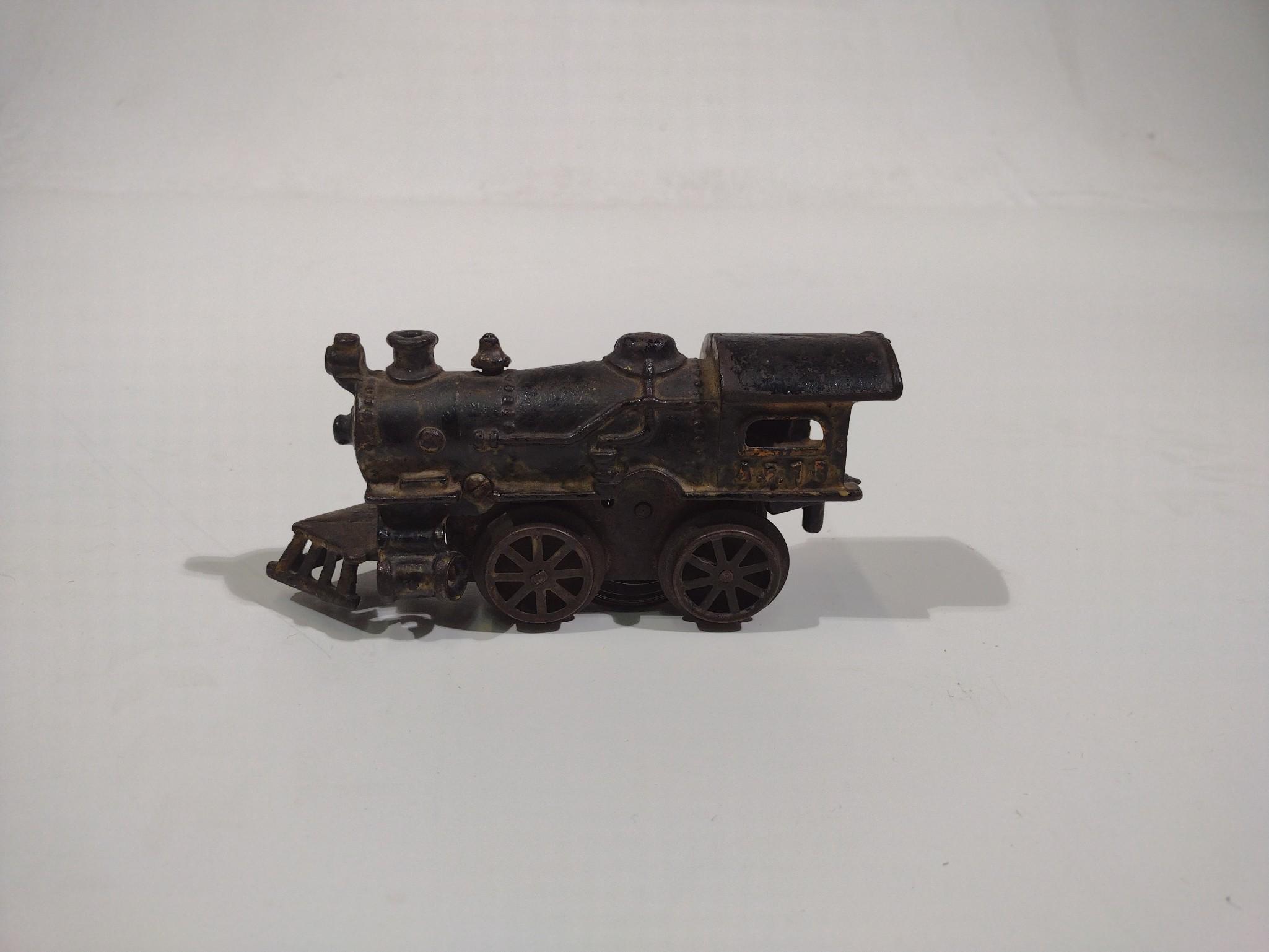 Antiques, Primitives, Textiles