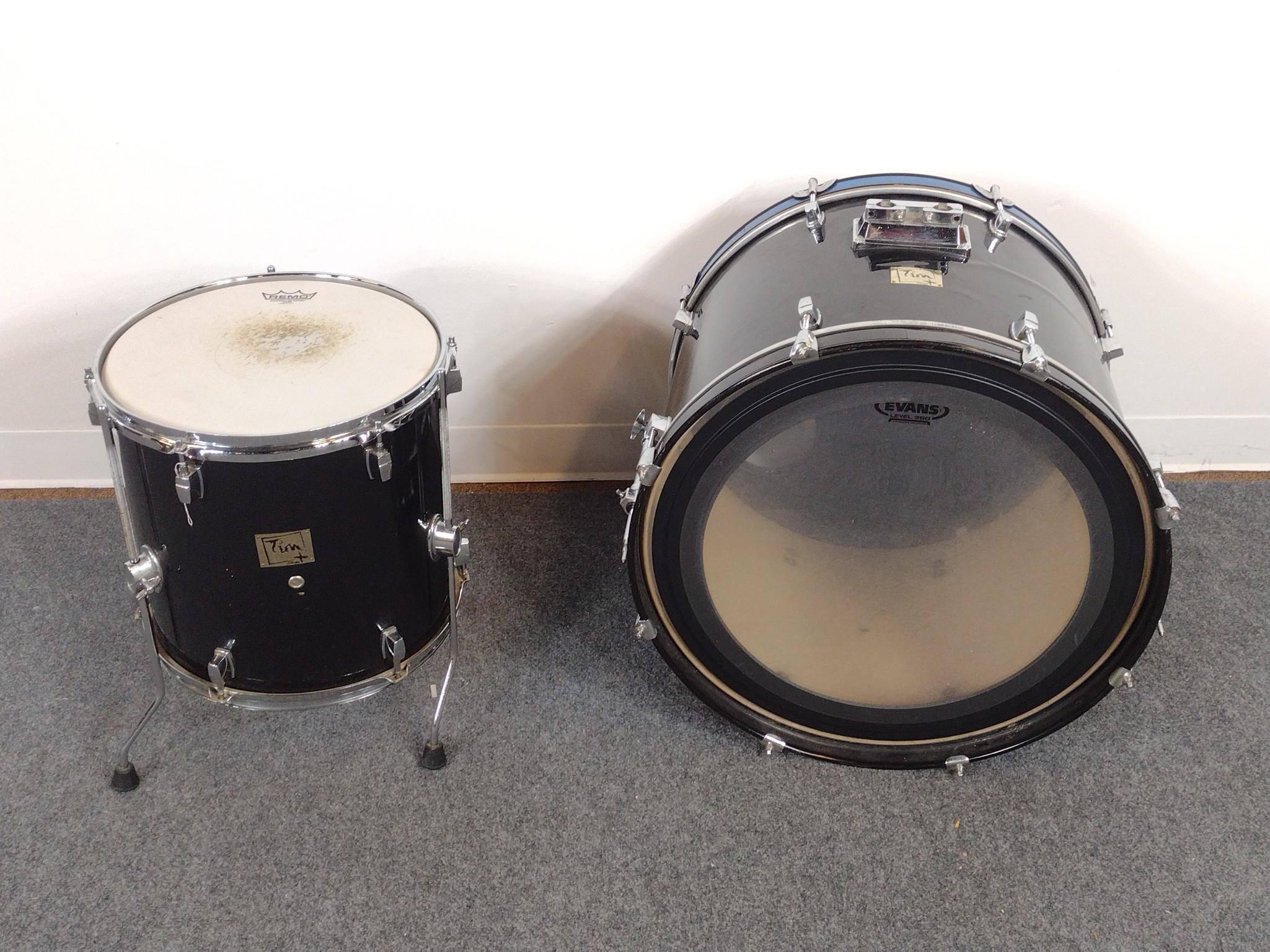 Incomplete Drum Set