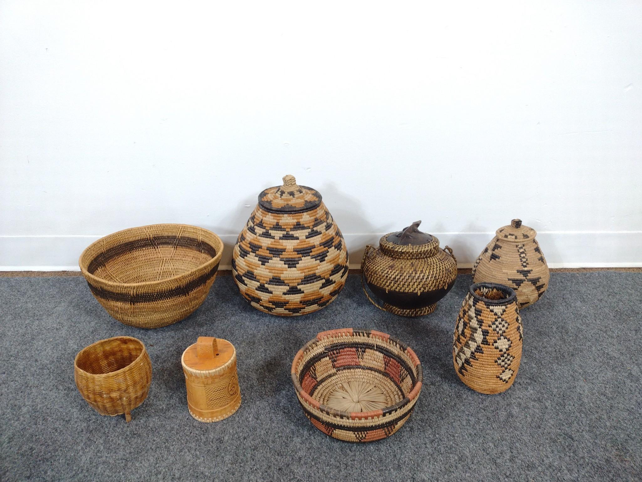 8 Baskets incl. Southwest and African Peace