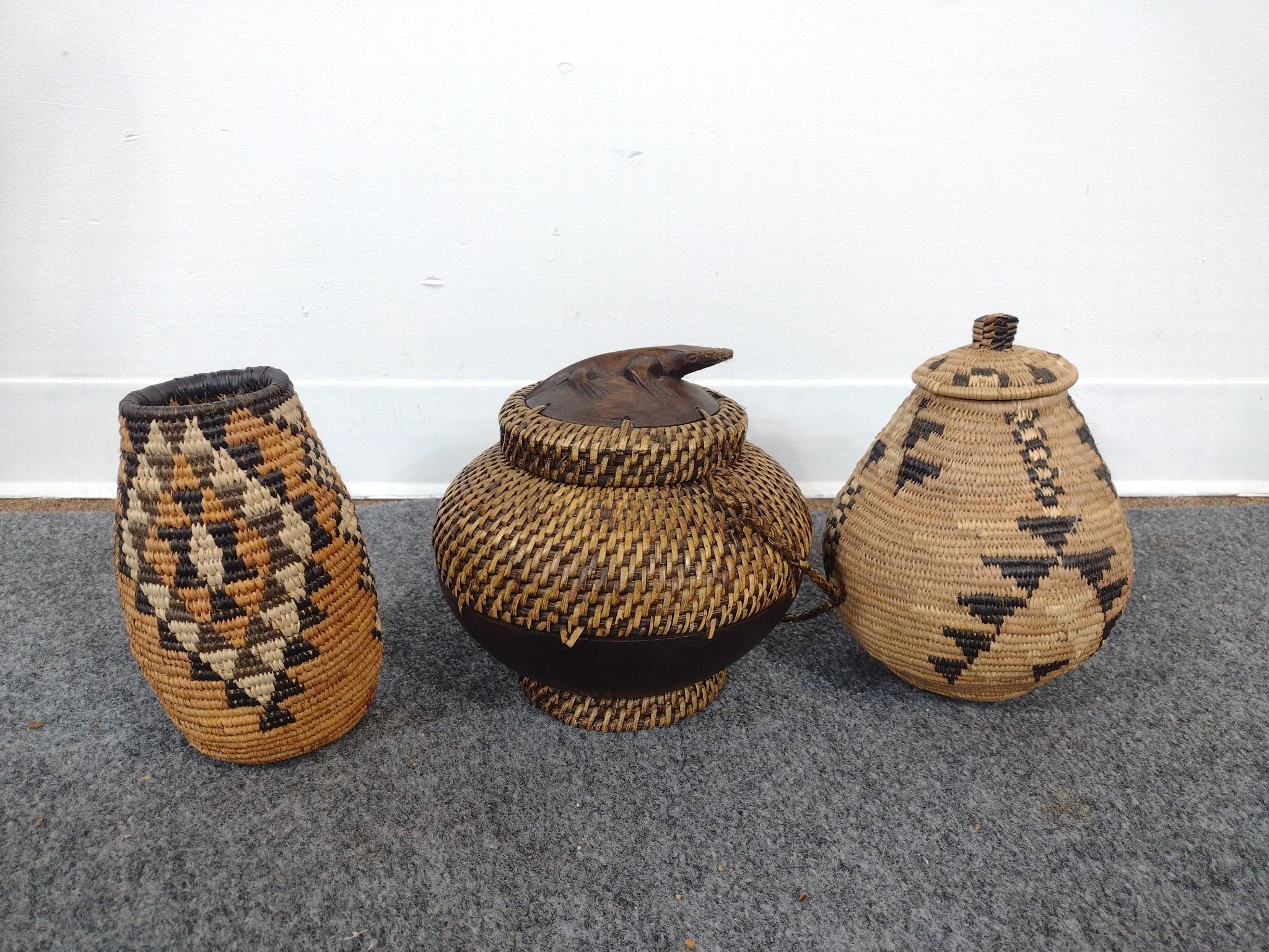 8 Baskets incl. Southwest and African Peace