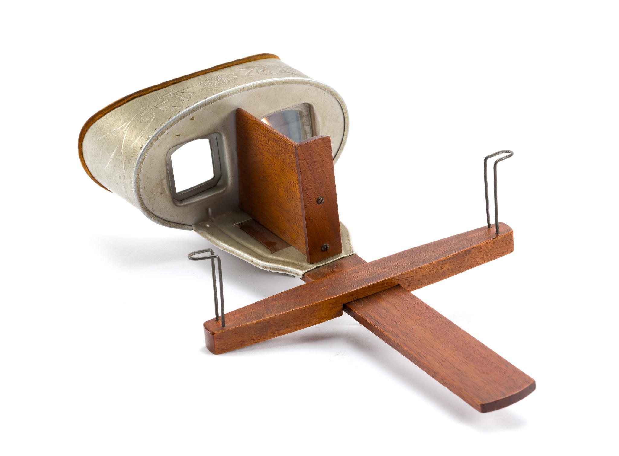 Underwood & Underwood Stereoscope w/ Photo Cards