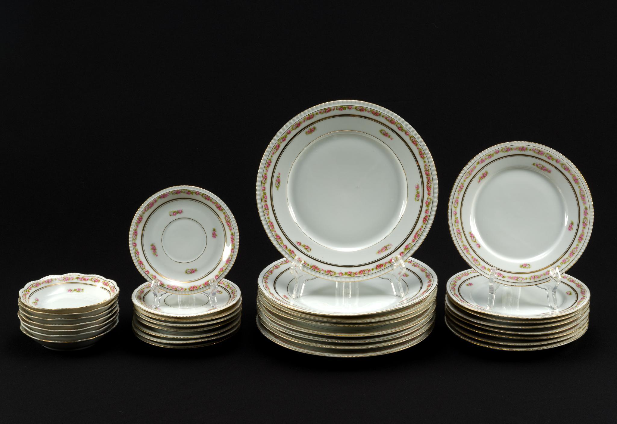 Hohenzollern Floral Pattern Dinner Service