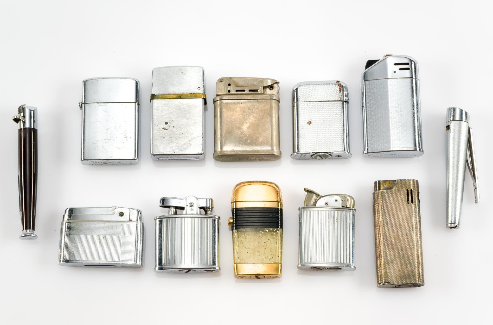 12 Vintage Lighters Incl. Rogers