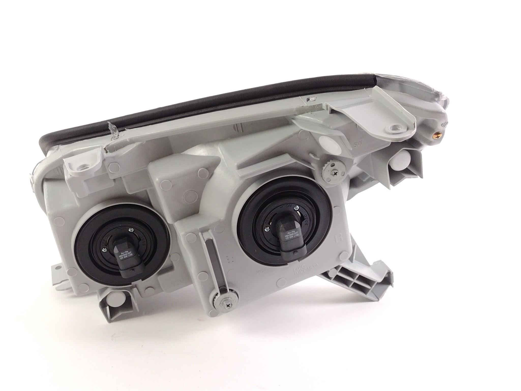 2 Eagle Eyes Headlights for 2003-2005 Toyota 4Runner
