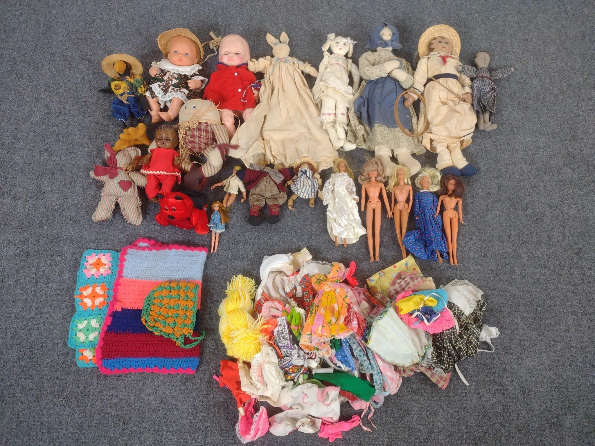 Assorted Vintage & Modern Dolls