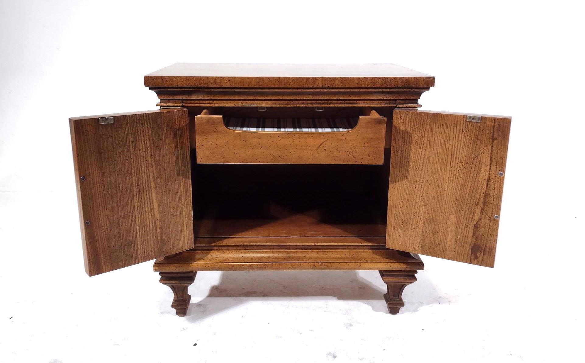 Rapids Furniture Co. Dresser w/ Mirrors & End Table