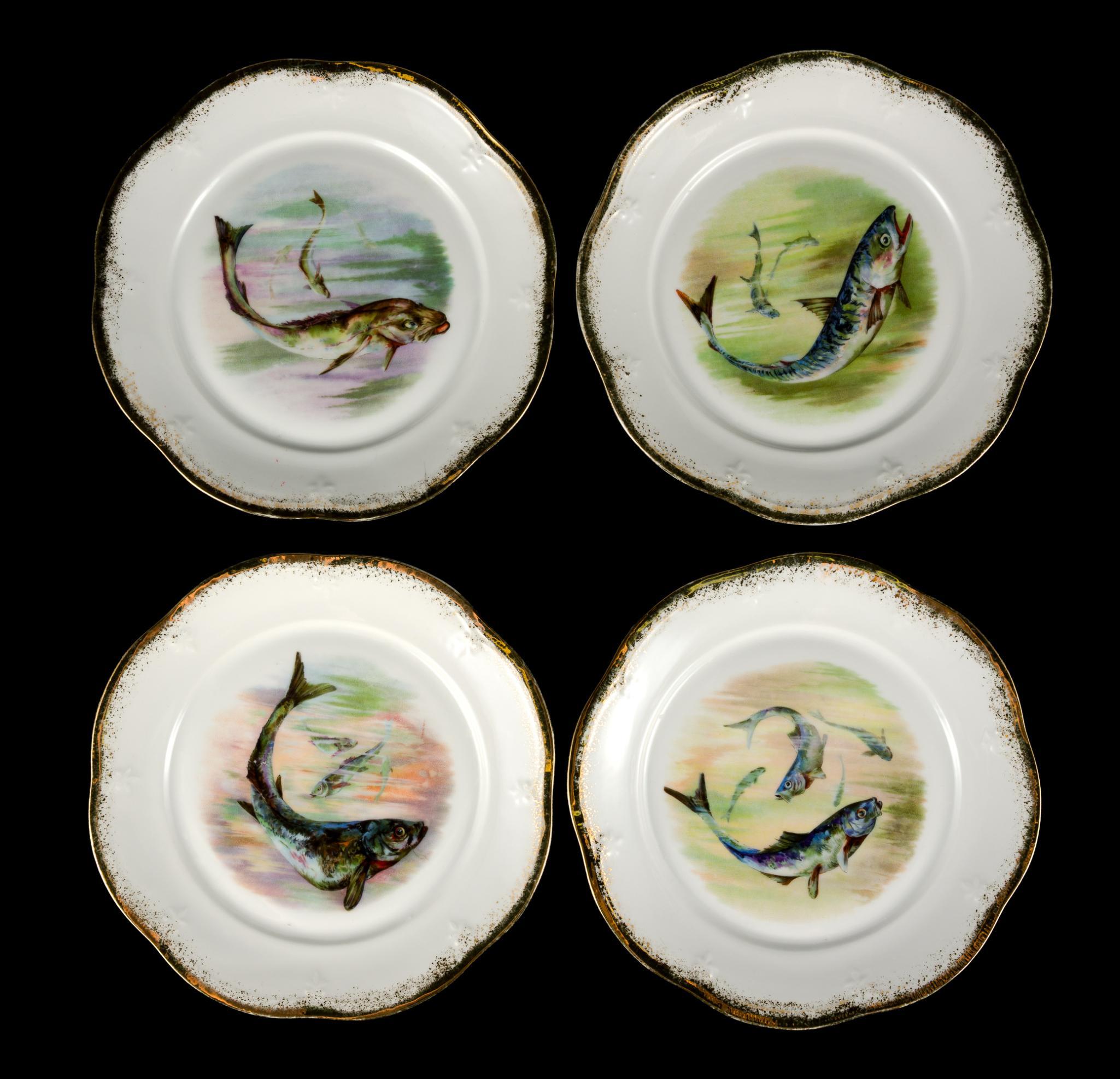 Mignon Porcelain Fish Platter and Ten Plates