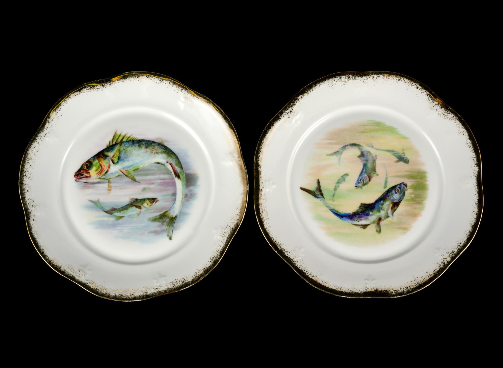Mignon Porcelain Fish Platter and Ten Plates