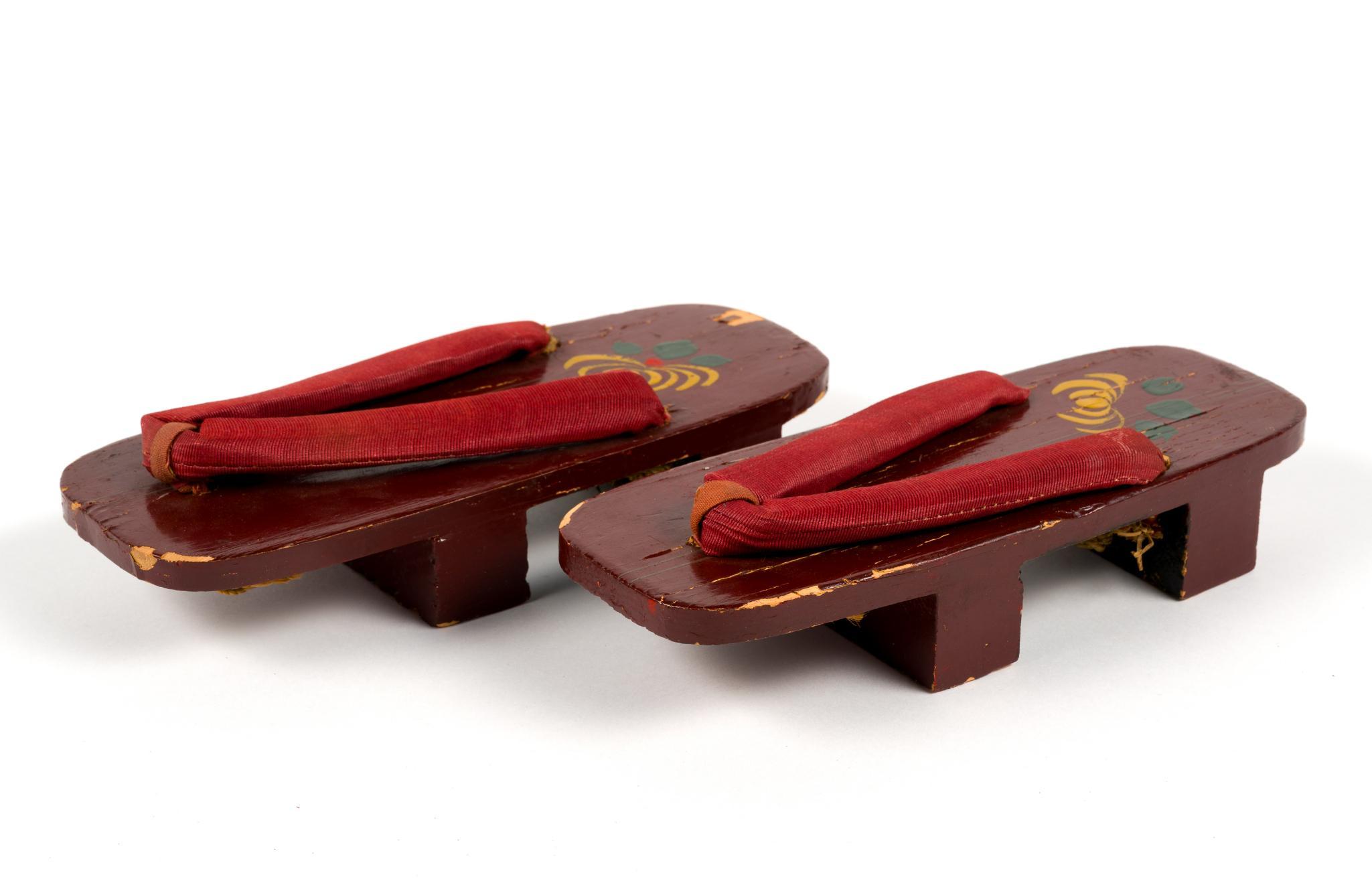 5 Pr WWII-Era Japanese Shoes