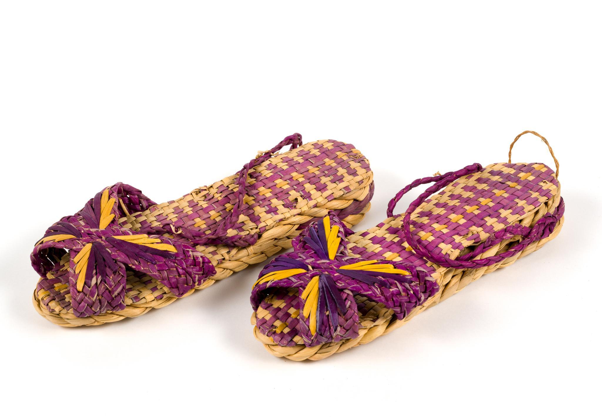 5 Pr WWII-Era Japanese Shoes