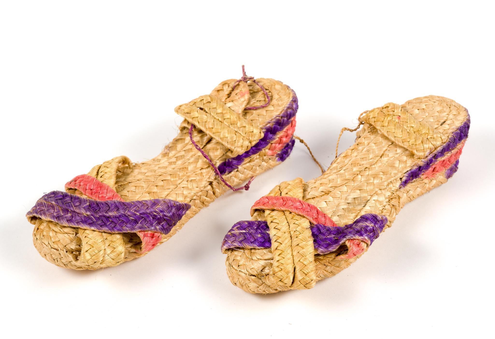 5 Pr WWII-Era Japanese Shoes
