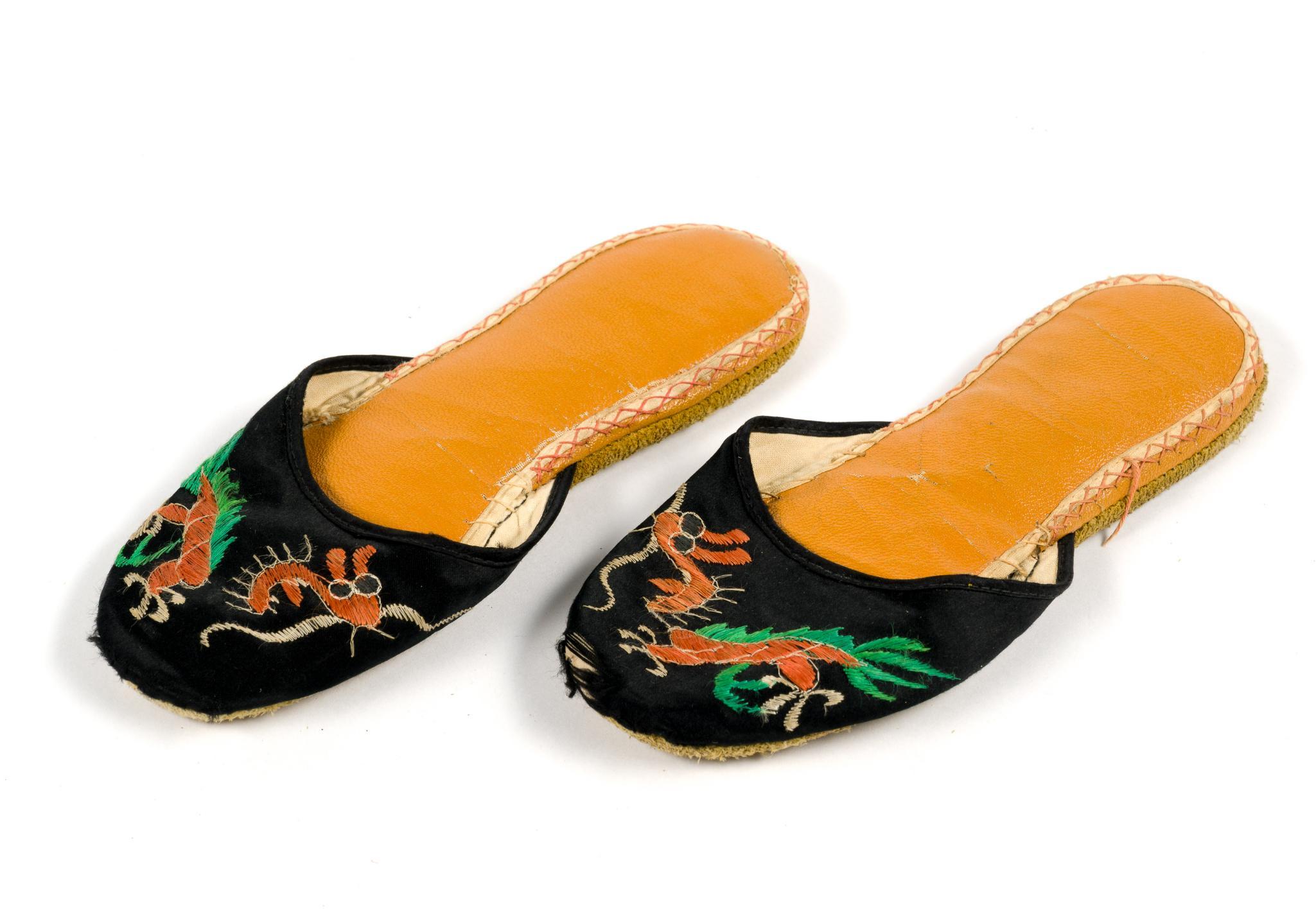 5 Pr WWII-Era Japanese Shoes