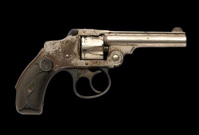 Smith & Wesson Hammerless Revolver, Cal. .32. Serial No. 101259 Featuring an enclosed hammer 